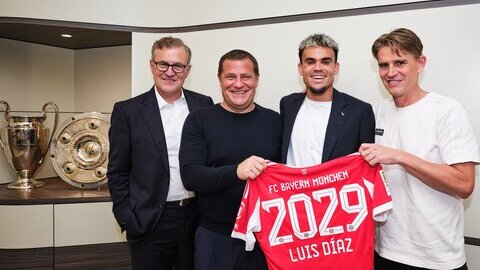  Chính thức! Luis Diaz ra mắt Bayern Munich